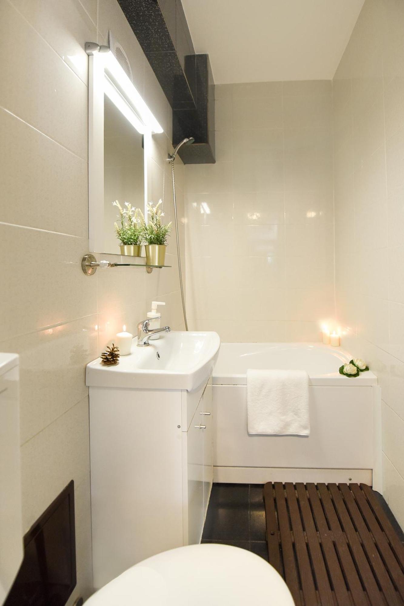 Appartamento City-centric Comfort: 1-bedroom Near Military Circle Bucarest