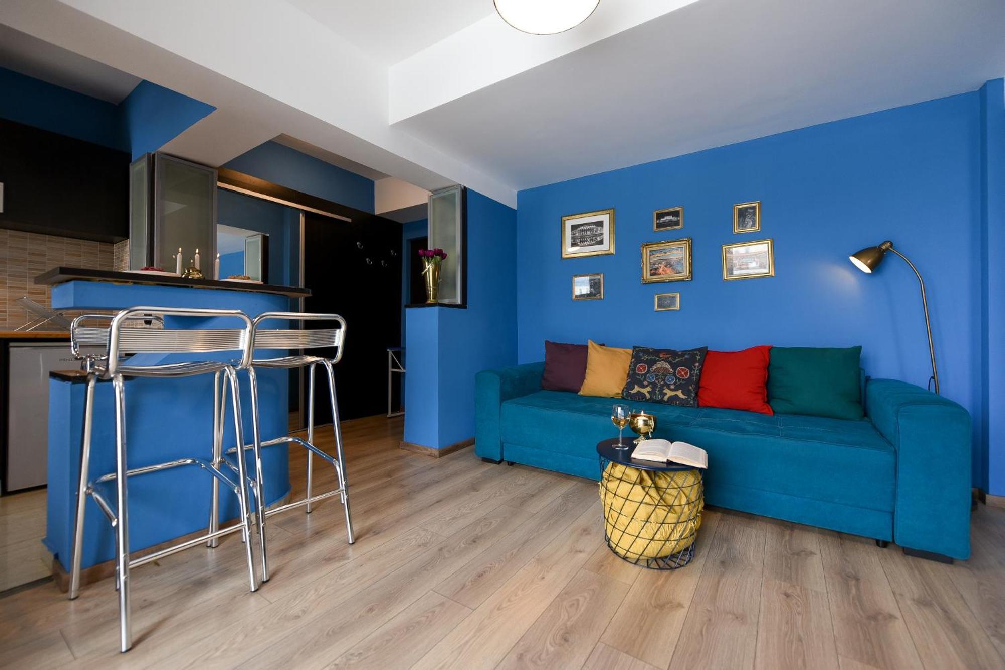 City-centric Comfort: 1-bedroom Near Military Circle Apartment Bucharest